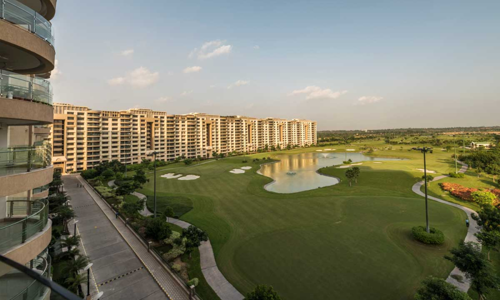 ambience-caitriona,-golf-course